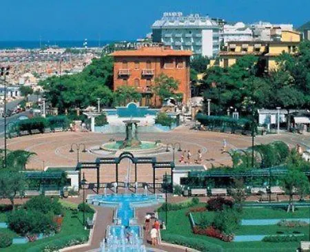 Отель Diplomat Marine