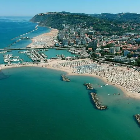 Diplomat Marine Отель