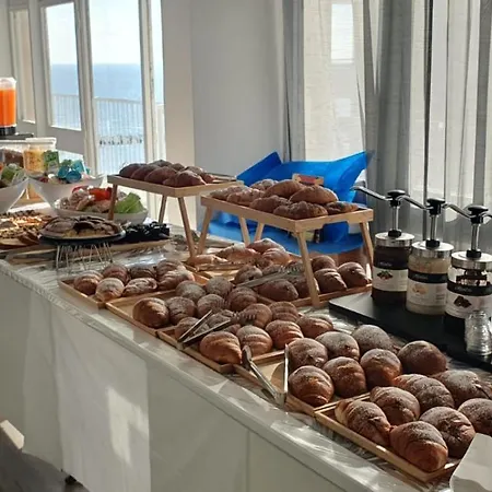 Отель Diplomat Marine