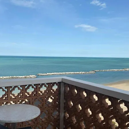 Отель Diplomat Marine 3*