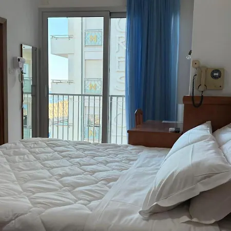 Отель Diplomat Marine