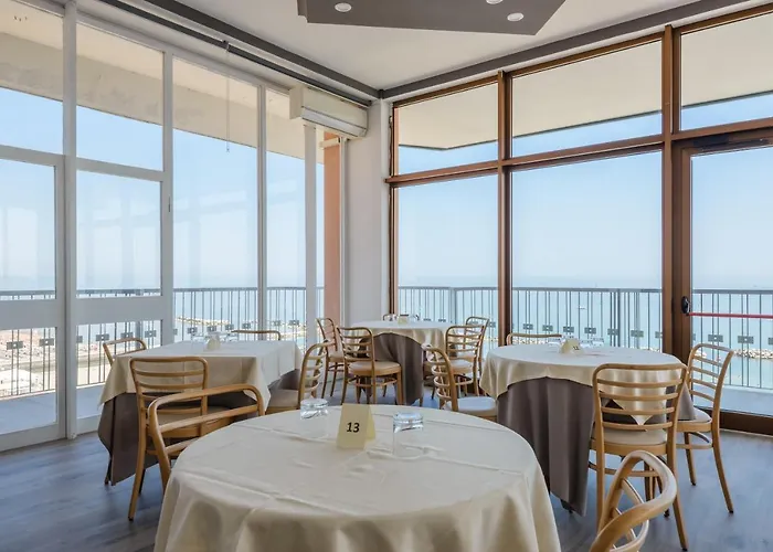 Diplomat Marine Hotel 3*