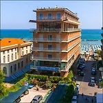 Diplomat Marine فندق 3*