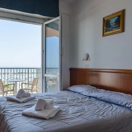 Diplomat Marine Seafront Full Board - Pasti Inclusi 3*