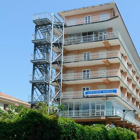 ホテル Diplomat Marine