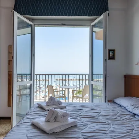 Hotel Diplomat Marine