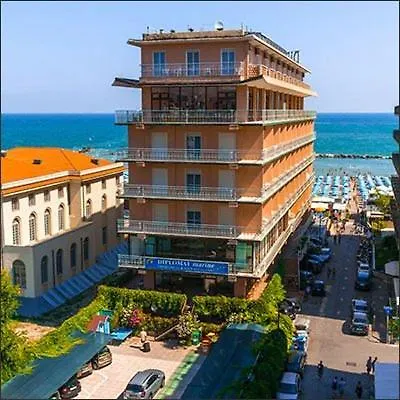 Diplomat Marine Otel 3*