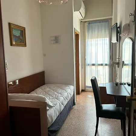 Diplomat Marine Hotel 3*