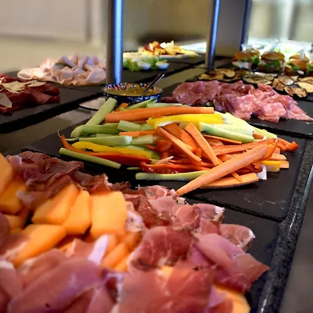 酒店 Diplomat Marine 3*