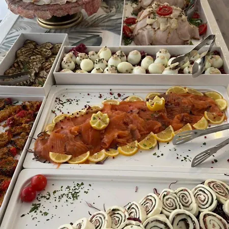 Ξενοδοχείο Diplomat Marine 3*