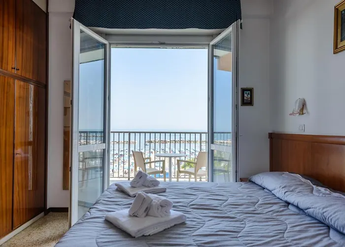 Hotel Diplomat Marine