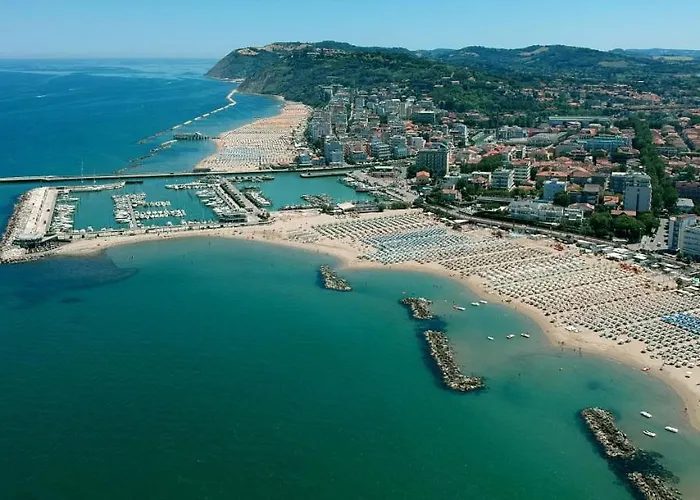 Diplomat Marine 酒店