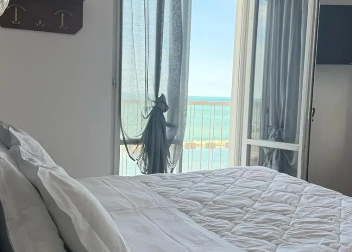 Hotel Diplomat Marine