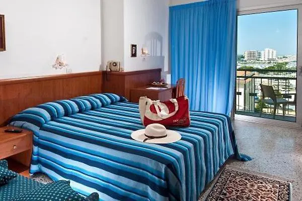 Diplomat Marine Hotel 3*